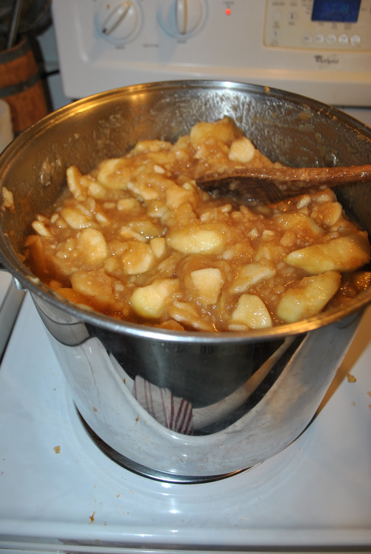 CANNED COOKED CINNAMON APPLES